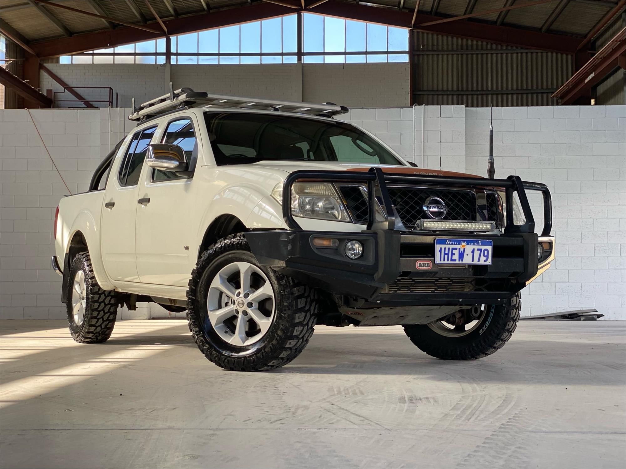 2012 NISSAN NAVARA