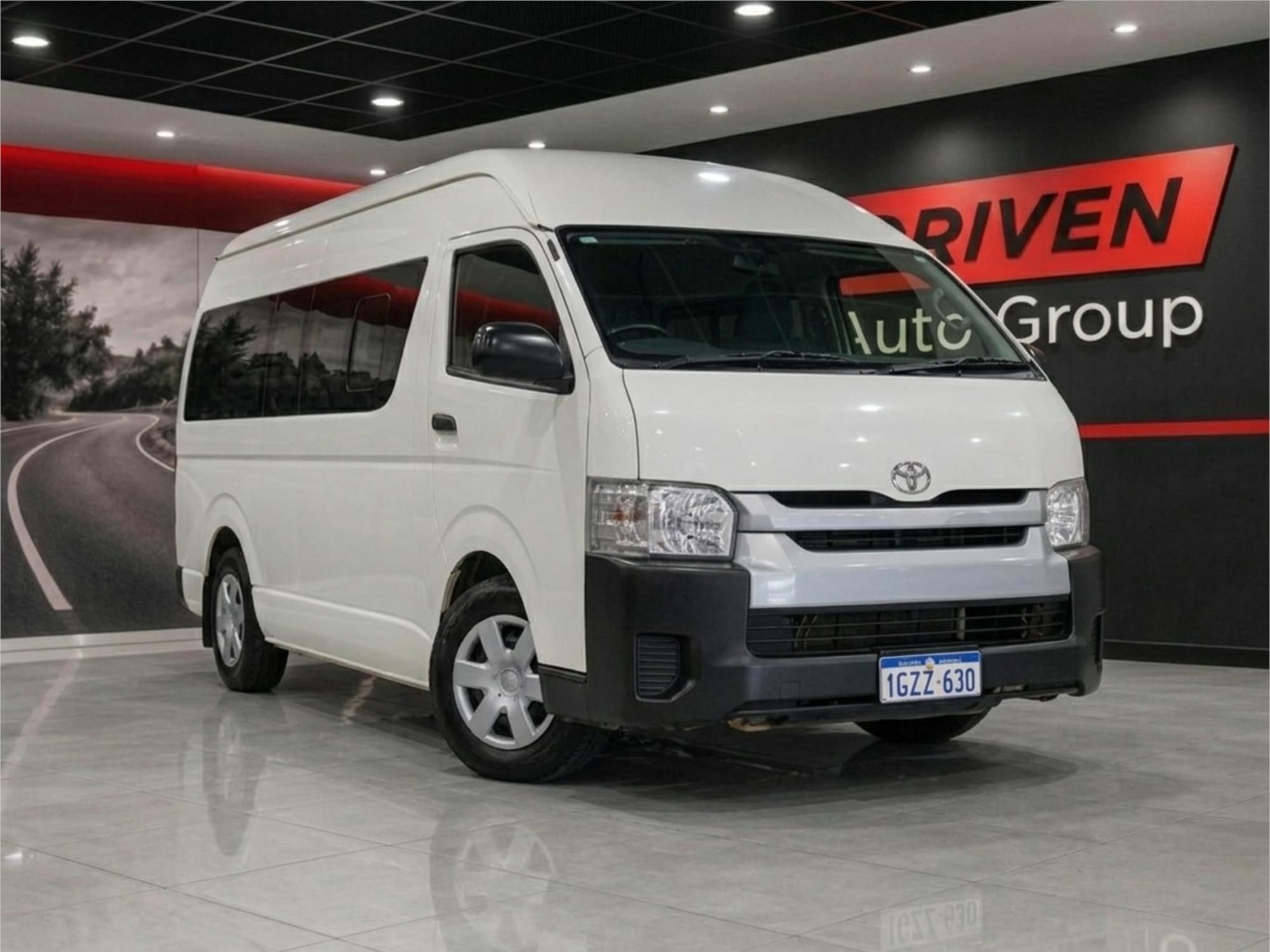 2017 TOYOTA HIACE