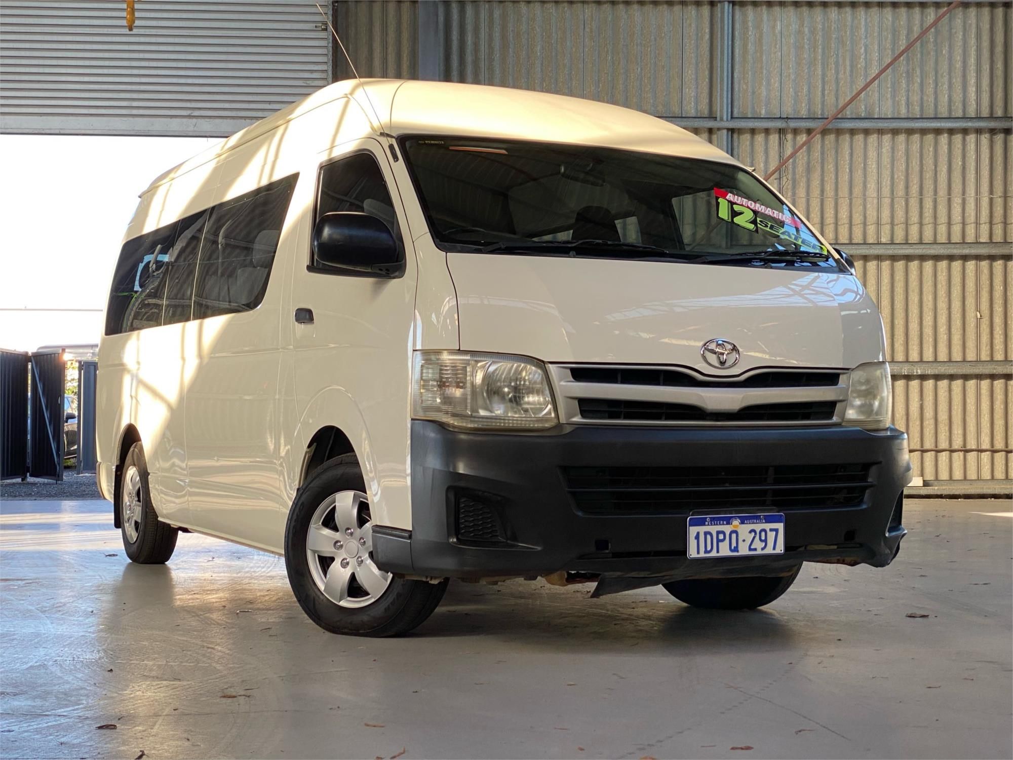 2011 TOYOTA HIACE