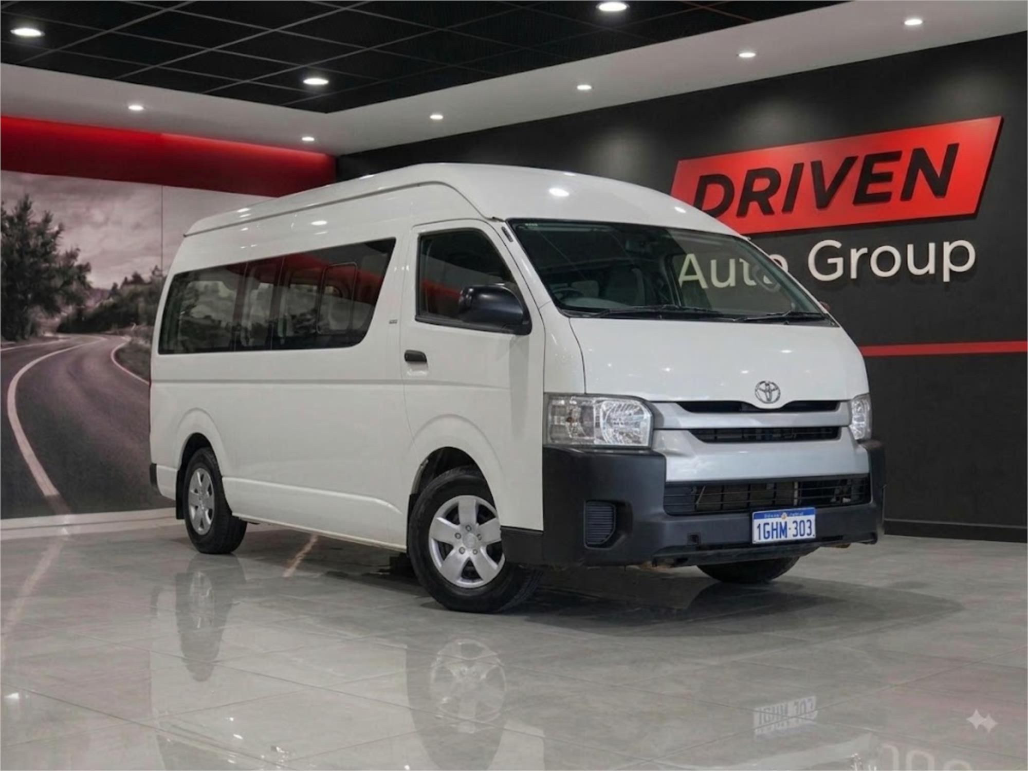 2014 TOYOTA HIACE