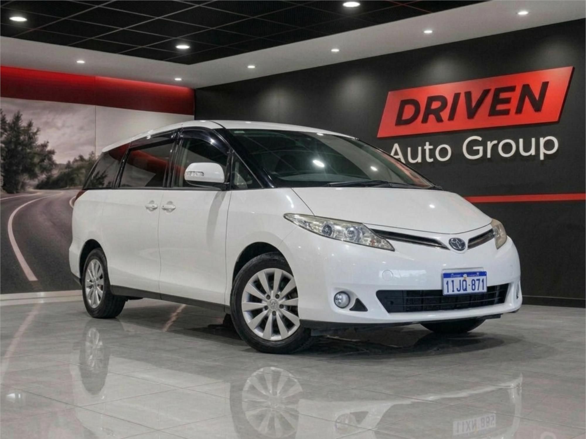 2017 TOYOTA TARAGO